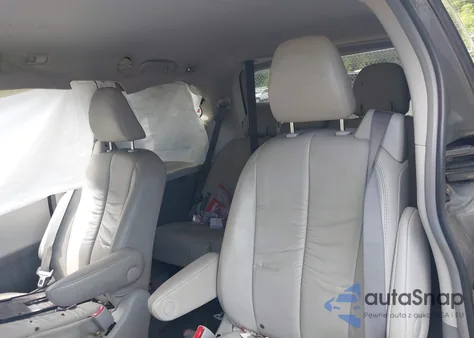 2011 Toyota Sienna Xle from USA, damaged, VIN 5TDDK3DC8BS028176